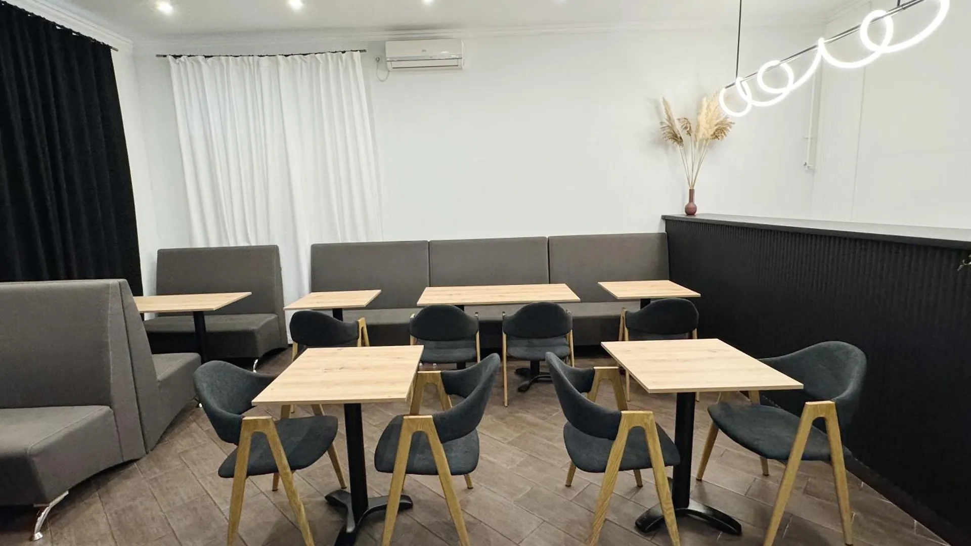 לינה וארוחת בוקר קייב Shelter Hotel