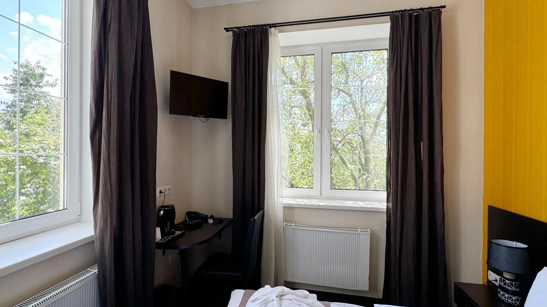 קייב Shelter Hotel לינה וארוחת בוקר