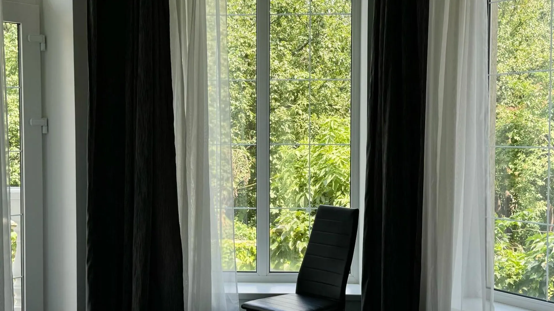 קייב Shelter Hotel לינה וארוחת בוקר