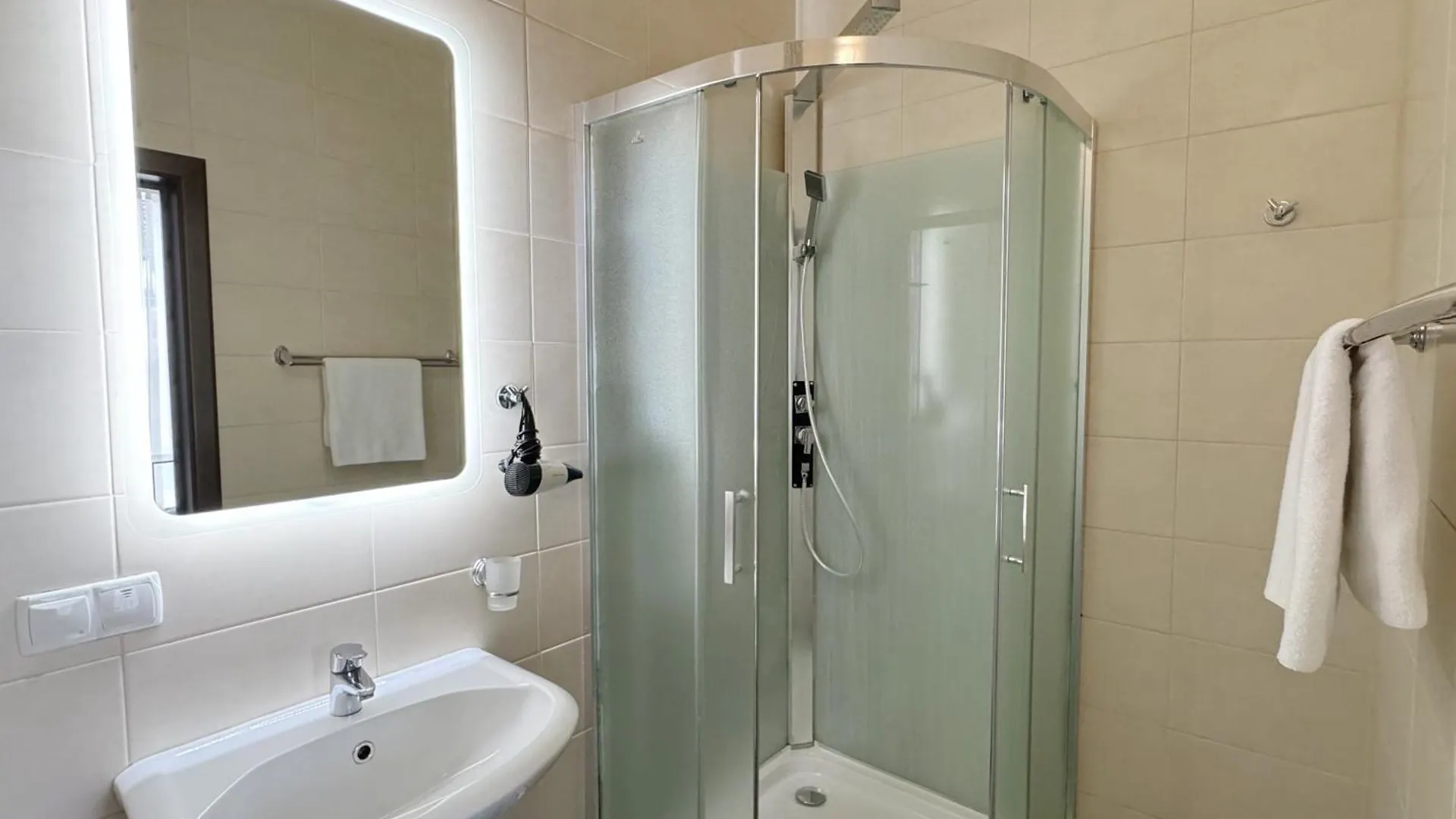 קייב Shelter Hotel אוקראינה