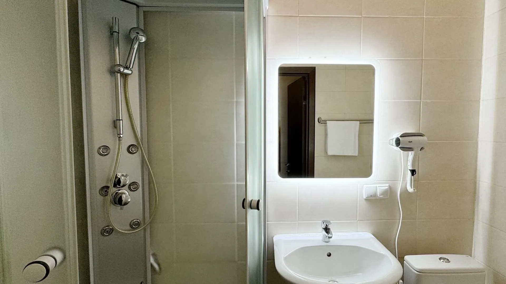 קייב Shelter Hotel