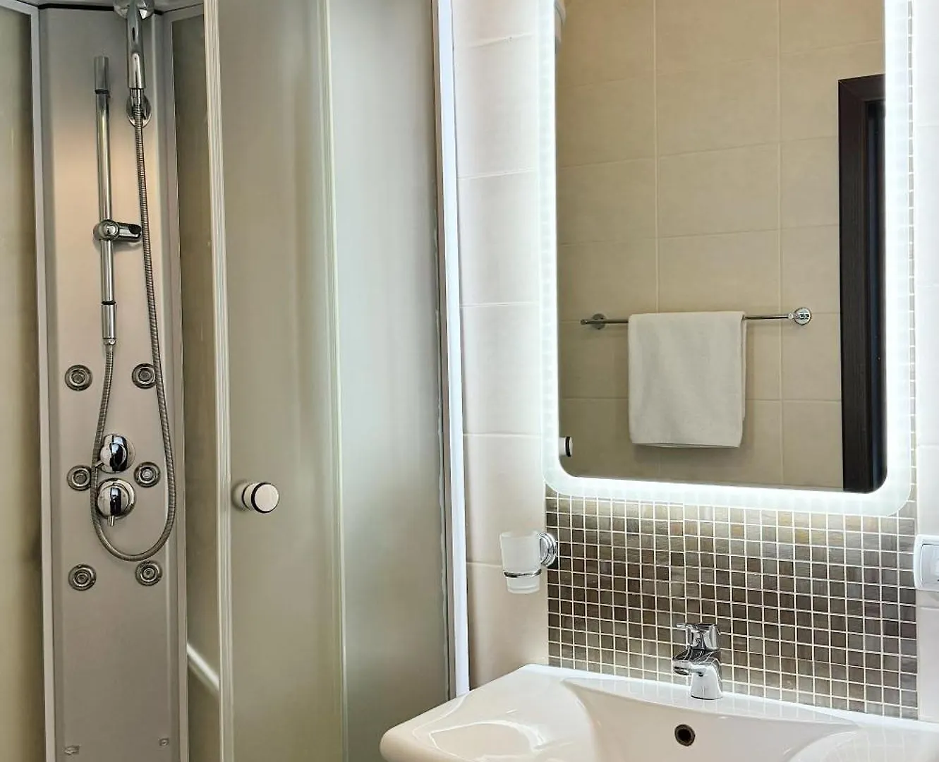 קייב Shelter Hotel 0*,  אוקראינה